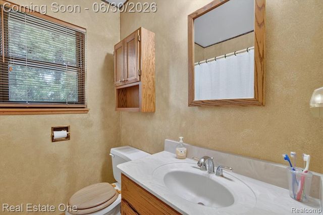 30691 Rainbow Drive, New Hudson, MI 48165