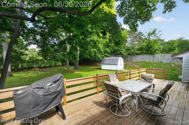 30691 Rainbow Drive, New Hudson, MI 48165