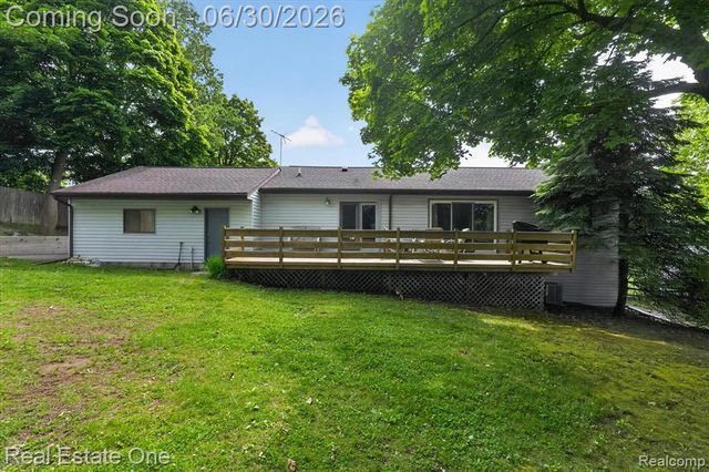 30691 Rainbow Drive, New Hudson, MI 48165