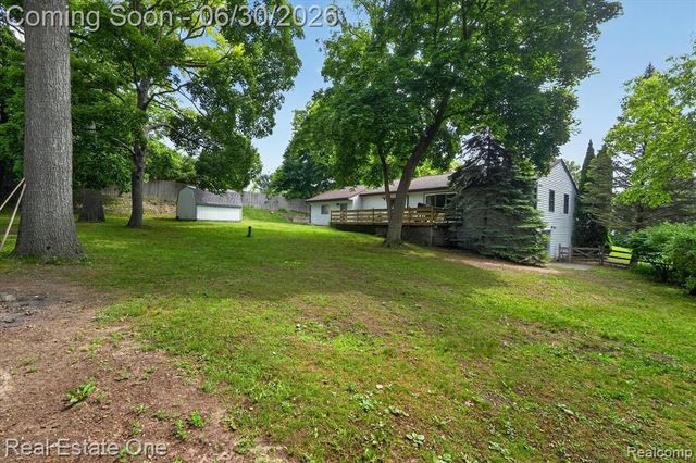 30691 Rainbow Drive, New Hudson, MI 48165