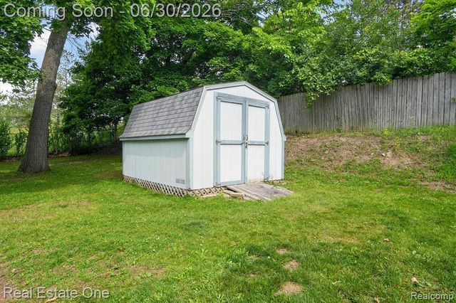 30691 Rainbow Drive, New Hudson, MI 48165