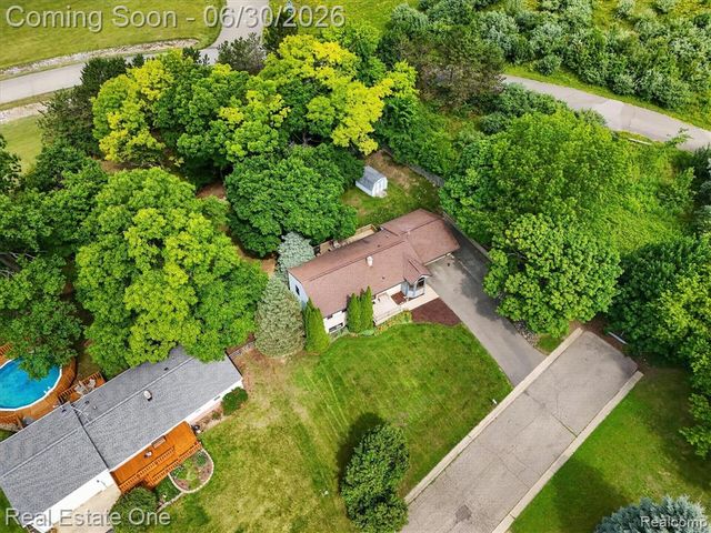 30691 Rainbow Drive, New Hudson, MI 48165
