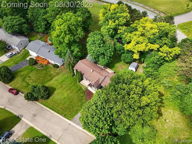 30691 Rainbow Drive, New Hudson, MI 48165