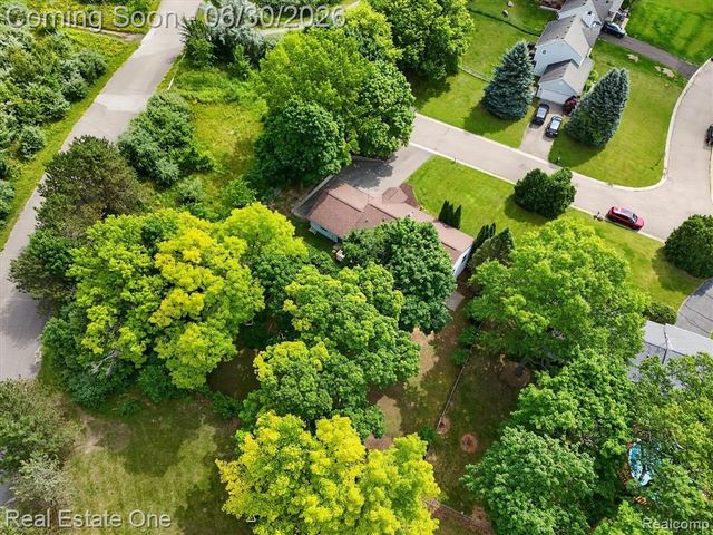 30691 Rainbow Drive, New Hudson, MI 48165