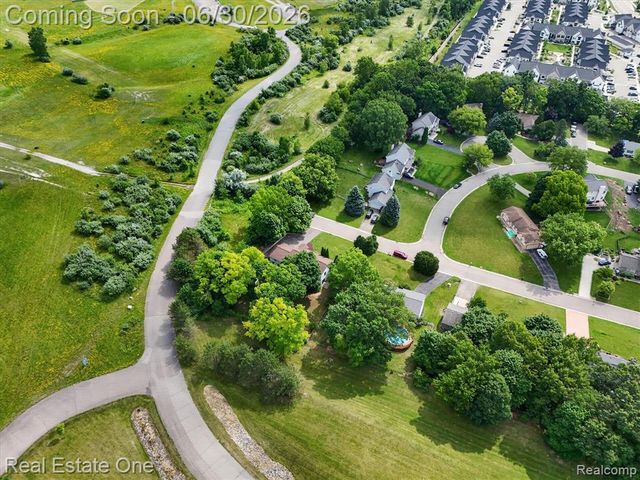 30691 Rainbow Drive, New Hudson, MI 48165
