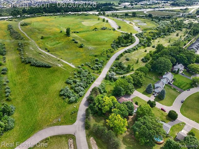30691 Rainbow Drive, New Hudson, MI 48165