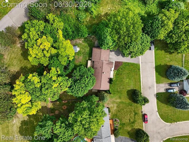 30691 Rainbow Drive, New Hudson, MI 48165