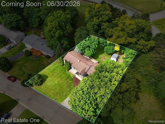 30691 Rainbow Drive, New Hudson, MI 48165