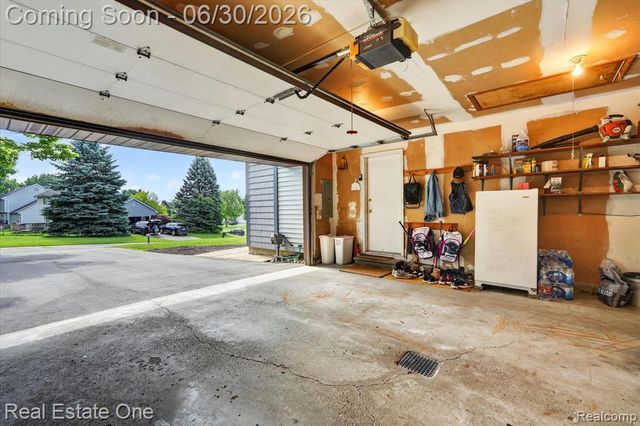 30691 Rainbow Drive, New Hudson, MI 48165