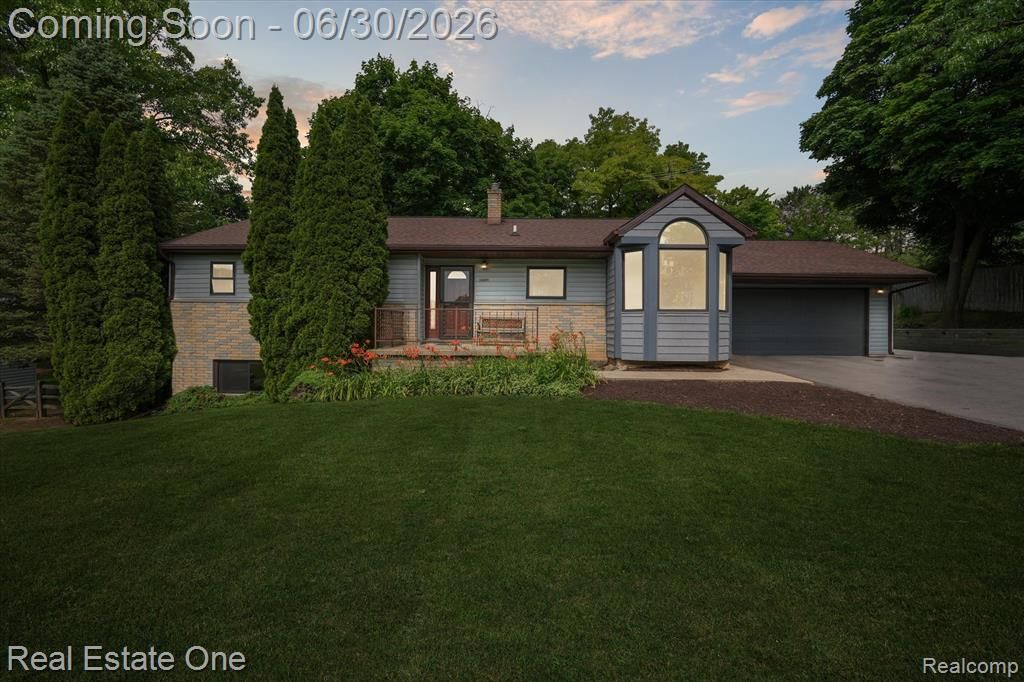 30691 Rainbow Drive, New Hudson, MI 48165