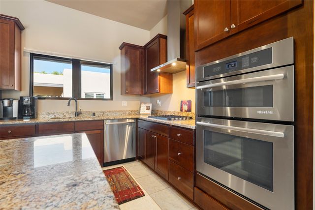 9 E Avenida Sebastian, Santa Fe, NM 87506