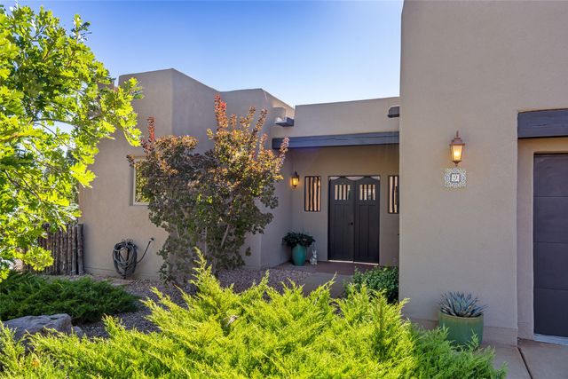 9 E Avenida Sebastian, Santa Fe, NM 87506