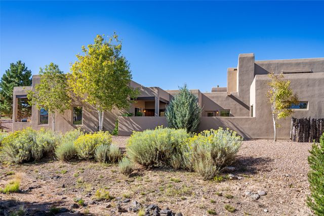 9 E Avenida Sebastian, Santa Fe, NM 87506
