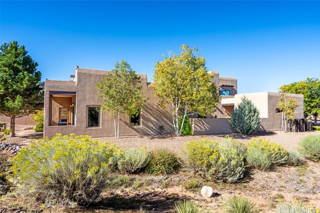 9 E Avenida Sebastian, Santa Fe, NM 87506