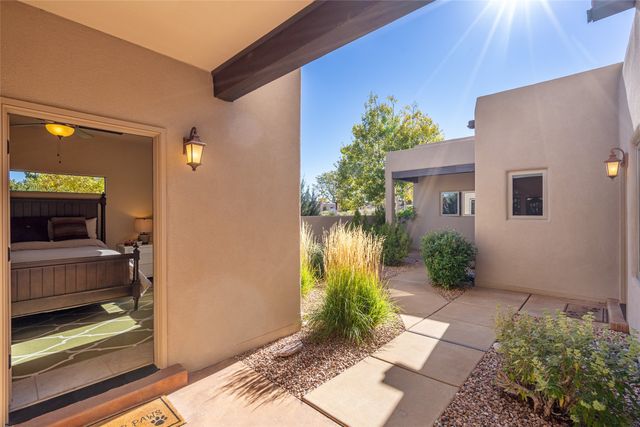 9 E Avenida Sebastian, Santa Fe, NM 87506