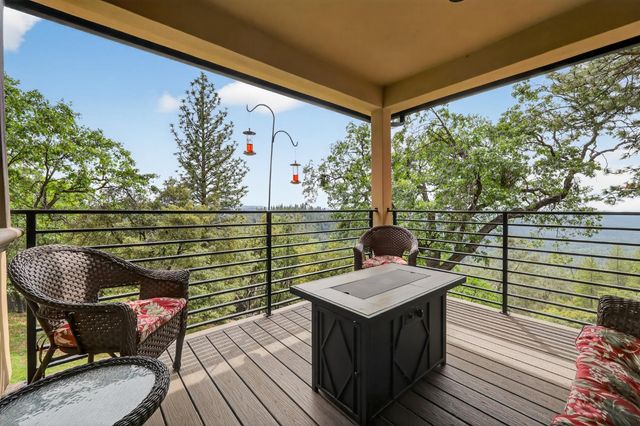 4860 Questa Mirada Ct, Camino, CA 95709