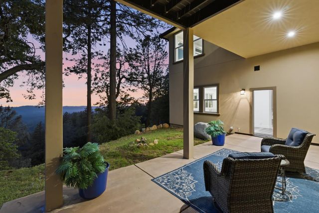 4860 Questa Mirada Ct, Camino, CA 95709