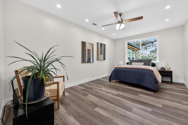 4860 Questa Mirada Ct, Camino, CA 95709