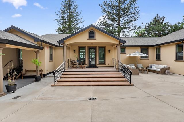 4860 Questa Mirada Ct, Camino, CA 95709
