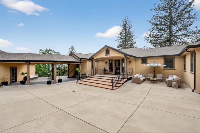 4860 Questa Mirada Ct, Camino, CA 95709