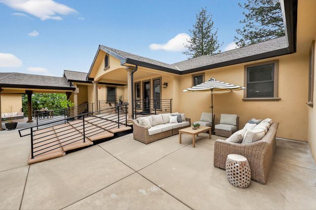 4860 Questa Mirada Ct, Camino, CA 95709