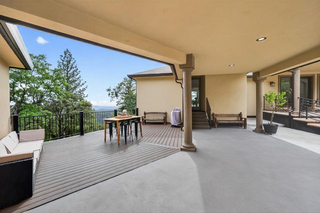 4860 Questa Mirada Ct, Camino, CA 95709