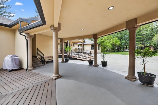 4860 Questa Mirada Ct, Camino, CA 95709