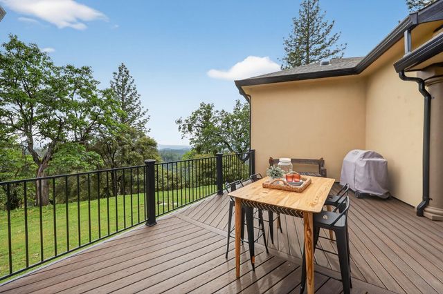 4860 Questa Mirada Ct, Camino, CA 95709