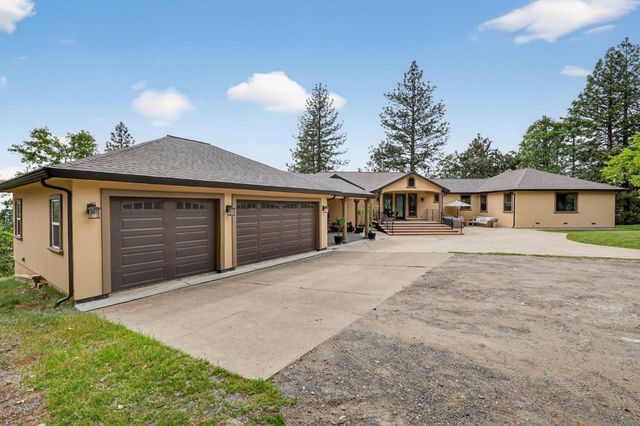 4860 Questa Mirada Ct, Camino, CA 95709