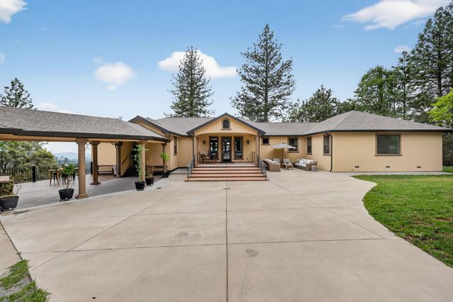 4860 Questa Mirada Ct, Camino, CA 95709