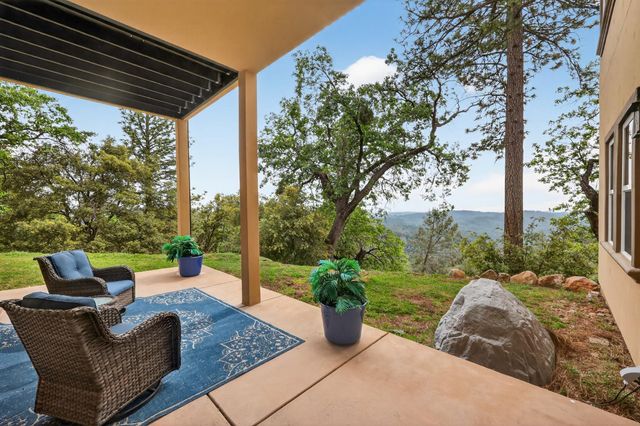 4860 Questa Mirada Ct, Camino, CA 95709