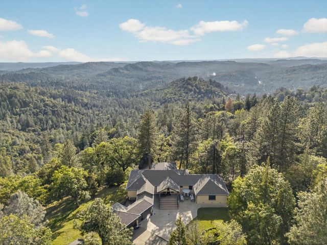 4860 Questa Mirada Ct, Camino, CA 95709