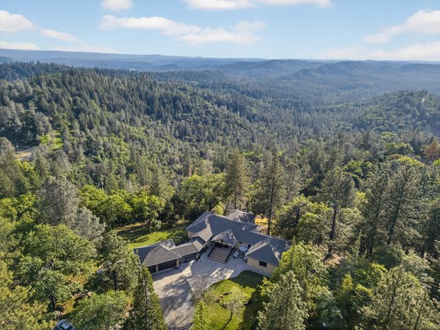 4860 Questa Mirada Ct, Camino, CA 95709