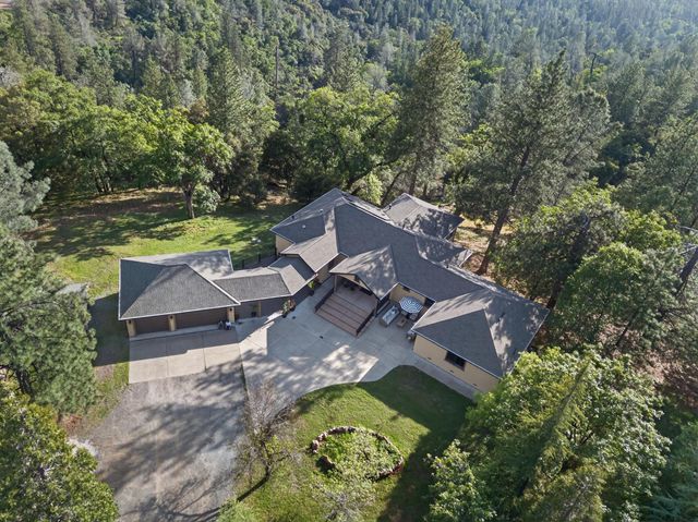 4860 Questa Mirada Ct, Camino, CA 95709