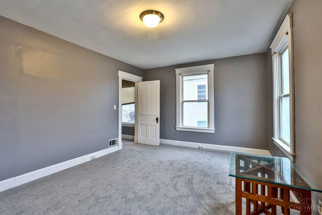 3232 Montana Avenue, Cincinnati, OH 45211