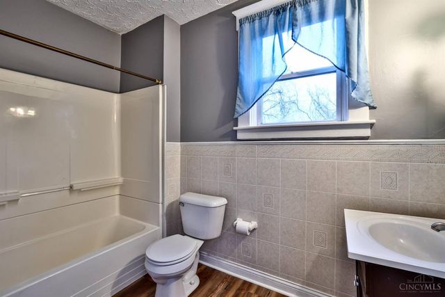 3232 Montana Avenue, Cincinnati, OH 45211