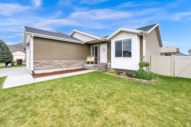 2442 E HITCHING POST DR, Eagle Mountain, UT 84005