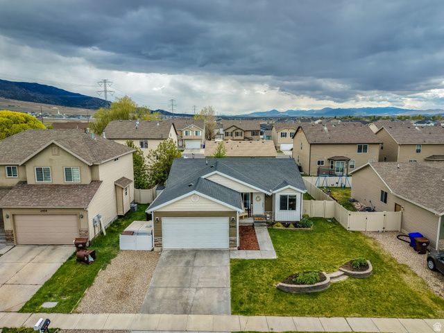 2442 E HITCHING POST DR, Eagle Mountain, UT 84005