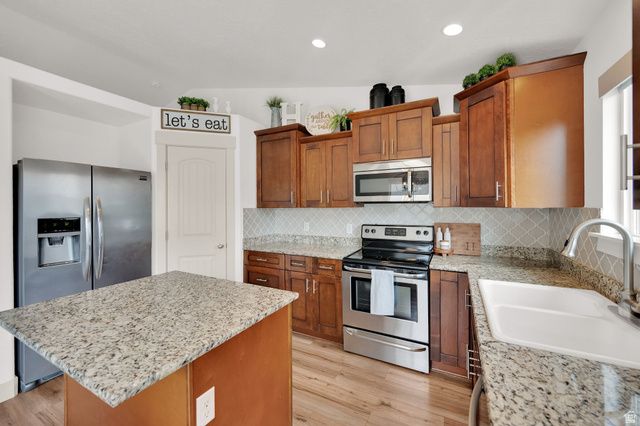 2442 E HITCHING POST DR, Eagle Mountain, UT 84005
