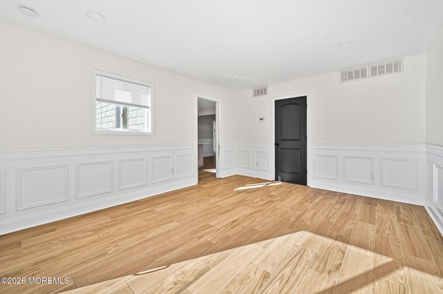 12 Tanglewood Road, Middletown, NJ 07748