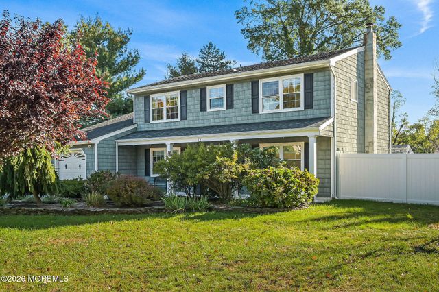 12 Tanglewood Road, Middletown, NJ 07748