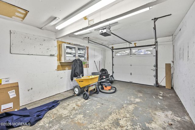 12 Tanglewood Road, Middletown, NJ 07748