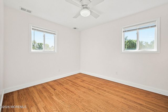 12 Tanglewood Road, Middletown, NJ 07748