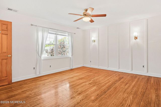 12 Tanglewood Road, Middletown, NJ 07748