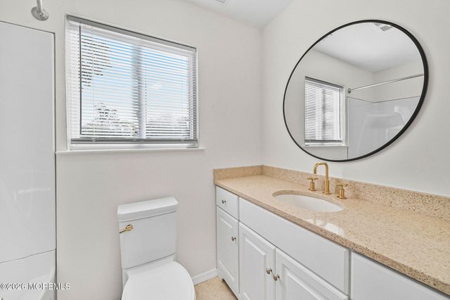 12 Tanglewood Road, Middletown, NJ 07748