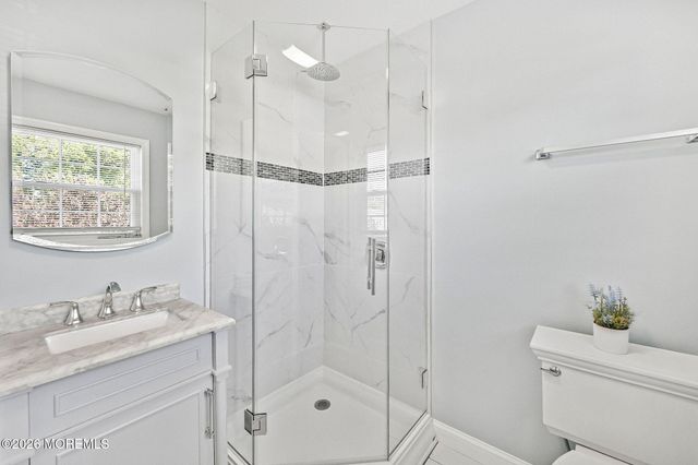 12 Tanglewood Road, Middletown, NJ 07748