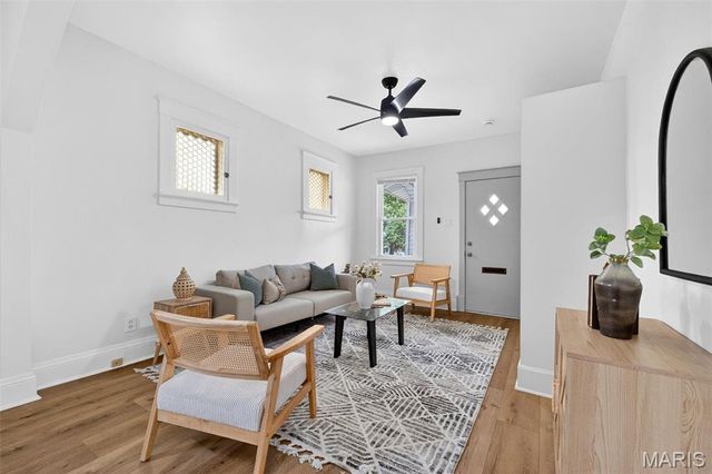 4601 Ray Avenue, St Louis, MO 63116