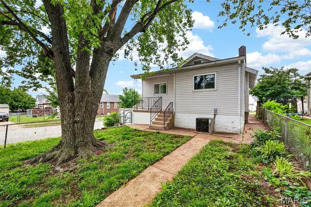 4601 Ray Avenue, St Louis, MO 63116