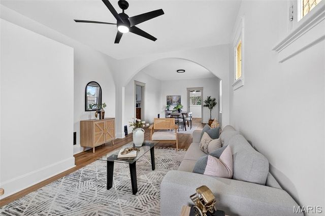 4601 Ray Avenue, St Louis, MO 63116