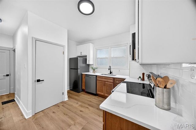 4601 Ray Avenue, St Louis, MO 63116